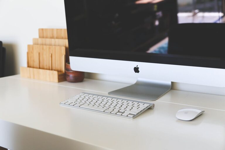 Tips for Organizing a Clutter-Free Workspace to Boost Productivity